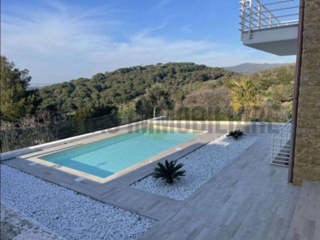 Villa Indipendente in vendita a Montenero Alto, Livorno