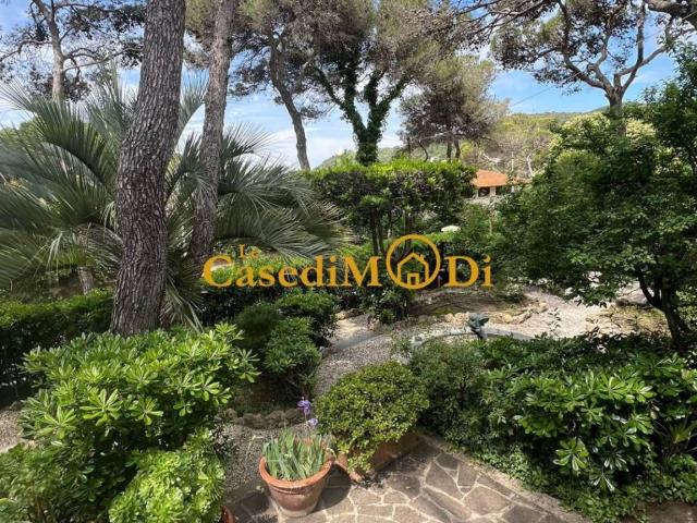 Villa Indipendente in vendita a Quercianella, Livorno