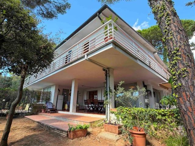 Villa Indipendente in vendita a Quercianella, Livorno