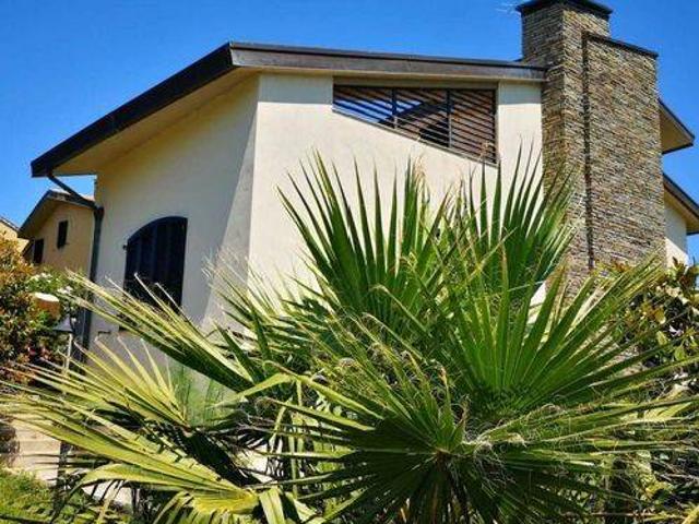 Villa Indipendente in vendita a Montenero basso, Livorno