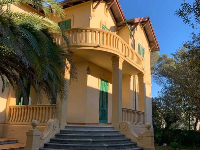 Villa Indipendente in vendita a Quercianella, Livorno