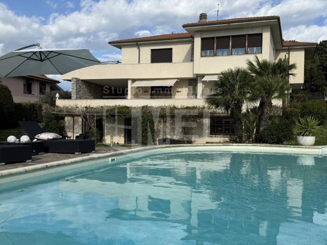 Villa Indipendente in vendita a Livorno, Toscana