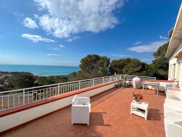 Villa Indipendente in vendita a Quercianella, Livorno