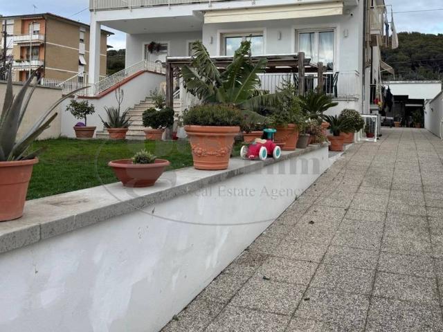 Villa Indipendente in vendita a Antignano, Livorno