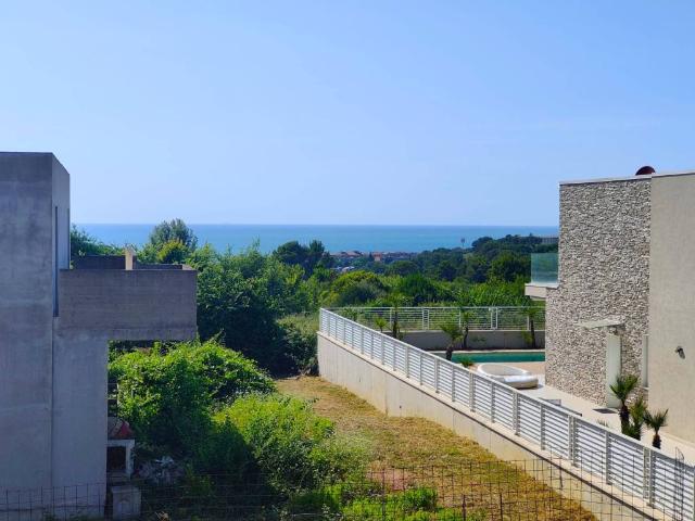Villa Indipendente in vendita a Montenero basso, Livorno