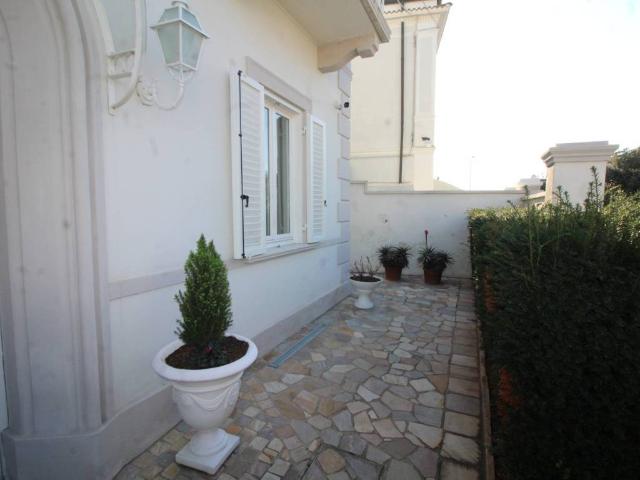 Villa Indipendente in vendita a Antignano, Livorno