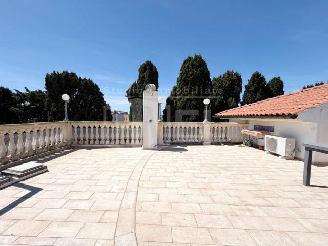 Villa Indipendente in vendita a Antignano, Livorno