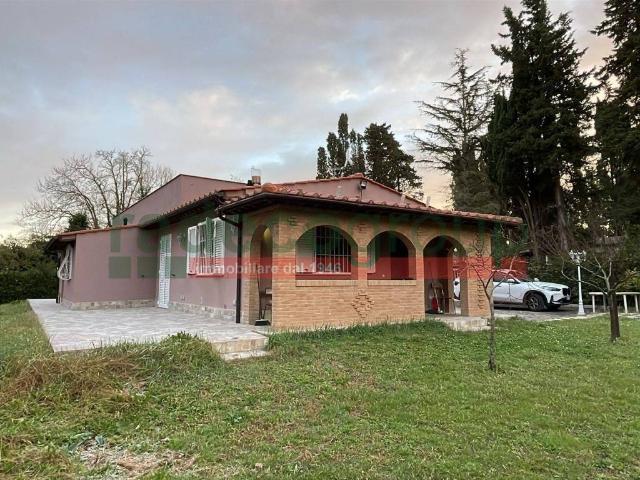 Villa Indipendente in vendita a Livorno, Toscana