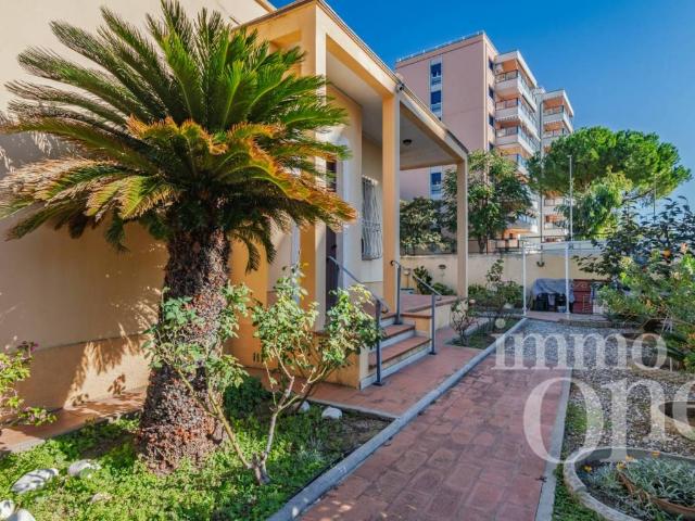 Villa Indipendente in vendita a Fabbricotti, Livorno