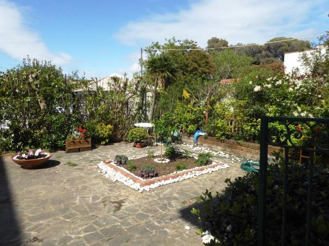 Villa Indipendente in vendita a Antignano, Livorno