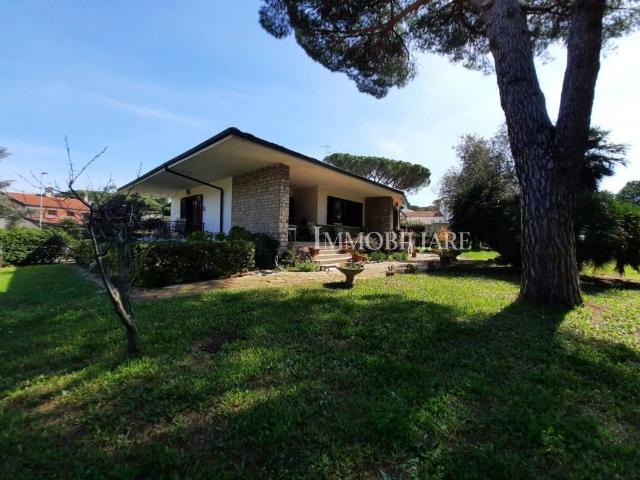 Villa Indipendente in vendita a Montenero basso, Livorno