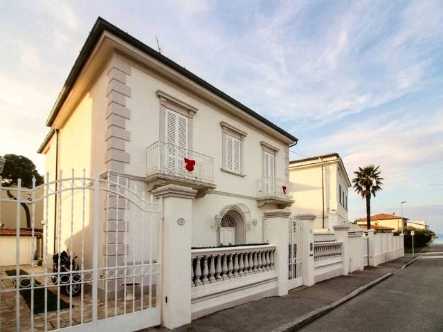 Villa Indipendente in vendita a Antignano, Livorno
