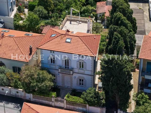 Villa Indipendente in vendita a Antignano, Livorno