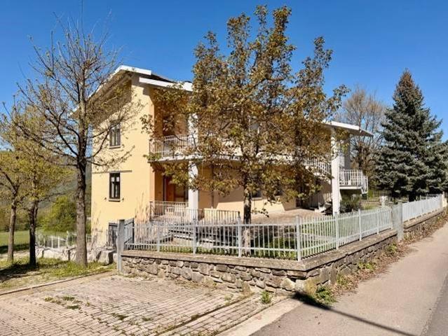 Villa Indipendente in vendita a Unione dell'Alto Reno, Lizzano In Belvedere