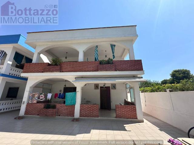 Villa Indipendente in vendita a Marina di Lizzano, Lizzano