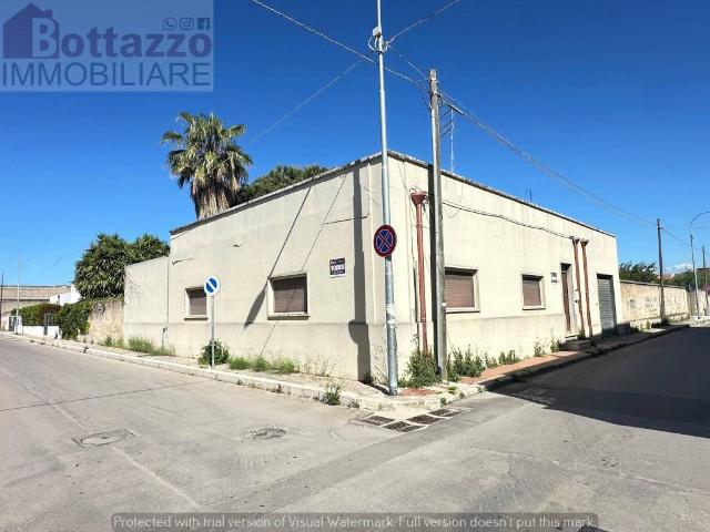 Villa Indipendente in vendita a Lizzano, Taranto