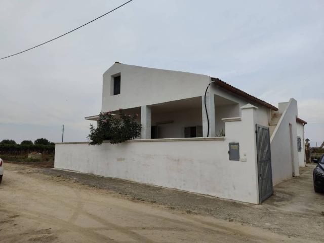 Villa Indipendente in vendita a Marina di Lizzano, Lizzano