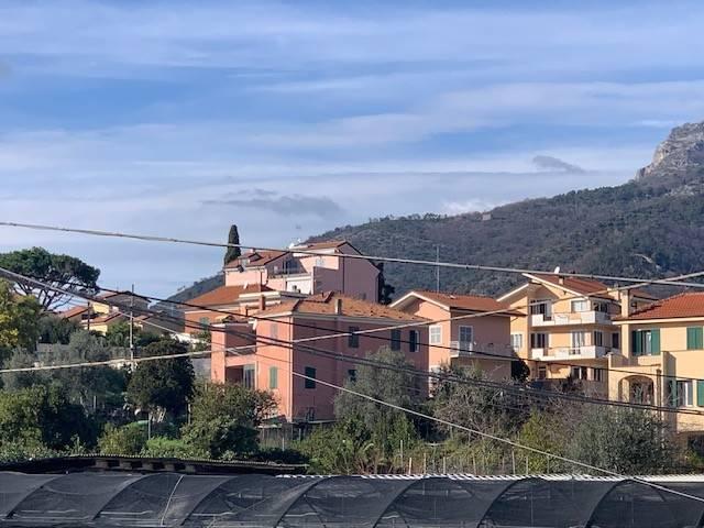 Villa Indipendente in vendita a Borgo Castello, Loano