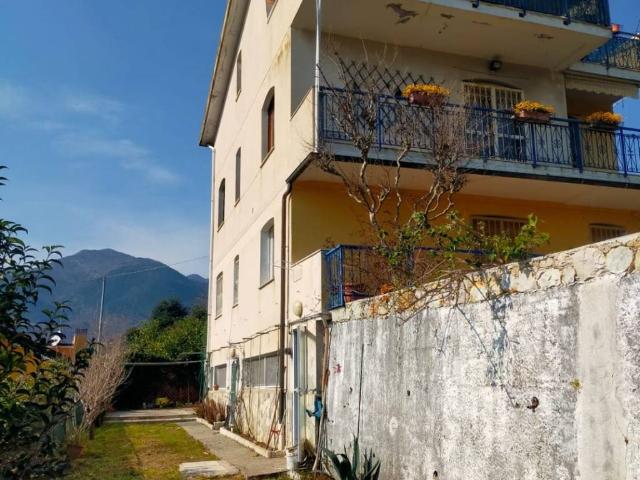 Villa Indipendente in vendita a Borgo Castello, Loano
