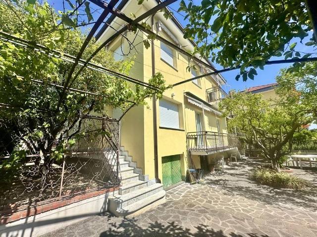 Villa Indipendente in vendita a Loano, Liguria
