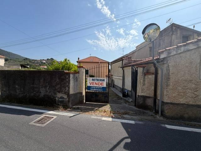Villa Indipendente in vendita a Loano, Liguria