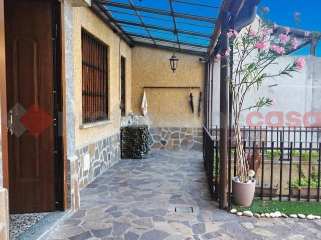 Villa Indipendente in vendita a Locate di Triulzi, Lombardia