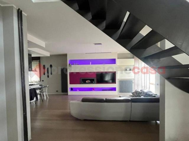 Villa Indipendente in vendita a Locate di Triulzi, Lombardia