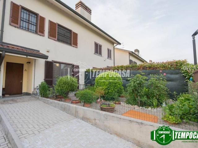 Villa Indipendente in vendita a Locate di Triulzi, Moro Di Locate