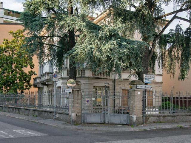 Villa Indipendente in vendita a Revellino, Lodi