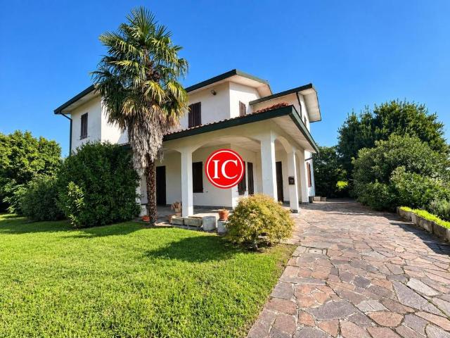 Villa Indipendente in vendita a San Grato, Lodi