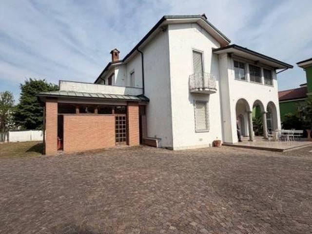 Villa Indipendente in vendita a Lodi Vecchio, Lombardia