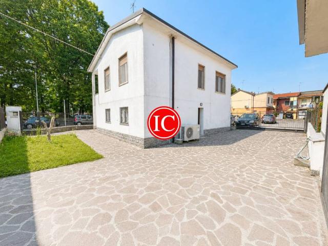Villa Indipendente in vendita a Lodi Vecchio, Lombardia