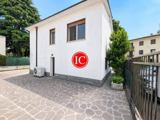 Villa Indipendente in vendita a Lodi Vecchio, Lombardia
