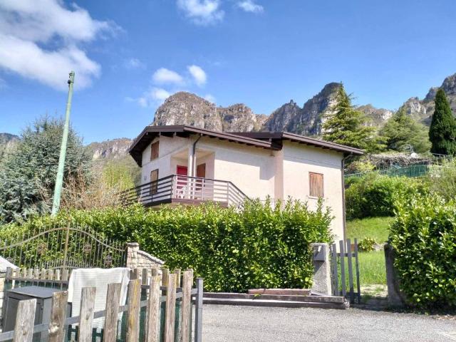 Villa Indipendente in vendita a Comunità montana della valle Trompia, Lodrino