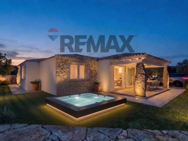 Villa Indipendente in vendita a Porto San Paolo, Sardigna/Sardegna