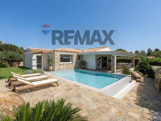Villa Indipendente in vendita a Porto San Paolo, Sardigna/Sardegna