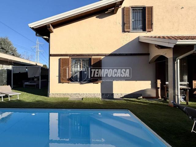 Villa Indipendente in vendita a Lomagna, Lombardia