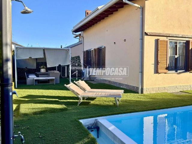 Villa Indipendente in vendita a Lomagna, Lombardia