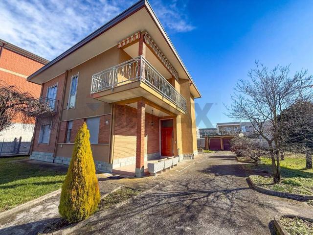 Villa Indipendente in vendita a Lomagna, Lombardia