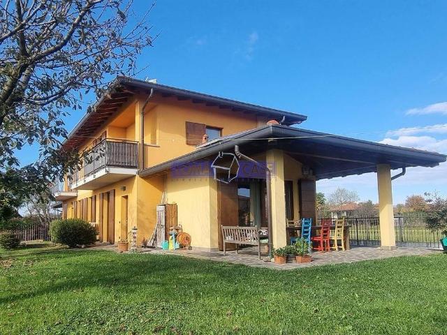 Villa Indipendente in vendita a Lomagna, Lombardia