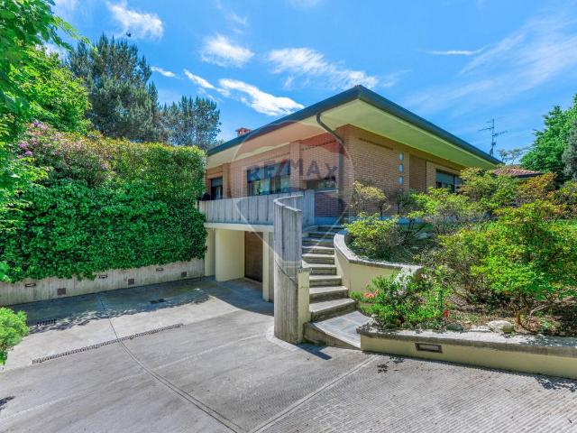 Villa Indipendente in vendita a Lomazzo, Como