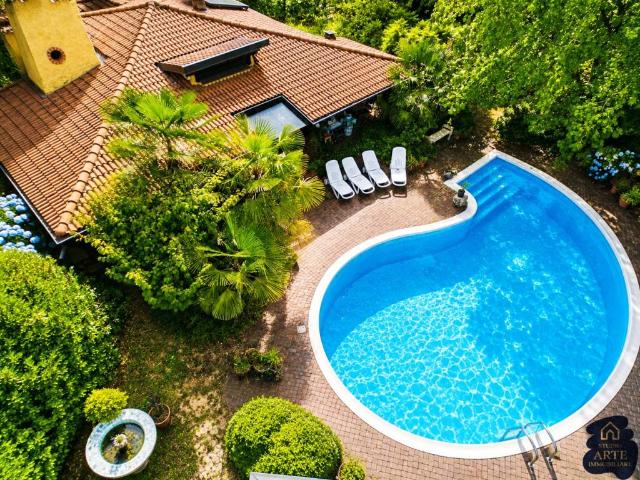 Villa Indipendente in vendita a Lomazzo, Lombardia