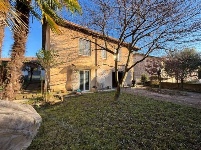 Villa Indipendente in vendita a Lomazzo di Sotto, Lomazzo