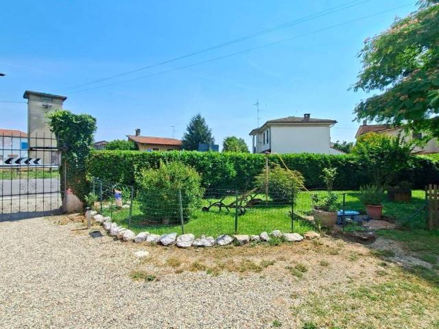 Villa Indipendente in vendita a Cascina Grua, Lomello