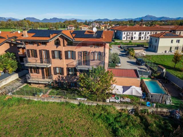 Villa Indipendente in vendita a Lonate Ceppino, Lombardia