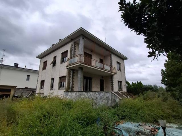 Villa Indipendente in vendita a Lonate Ceppino, Lombardia