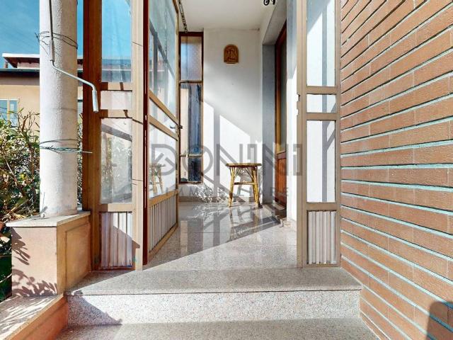 Villa Indipendente in vendita a Lonate Ceppino, Lombardia
