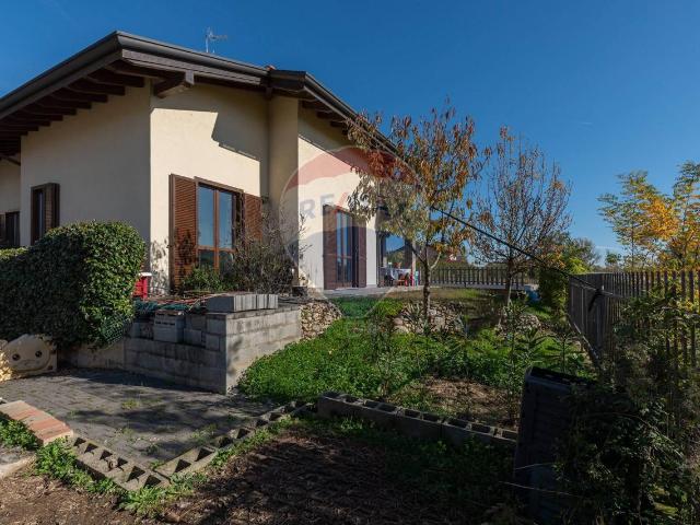 Villa Indipendente in vendita a Lonate Pozzolo, Lombardia
