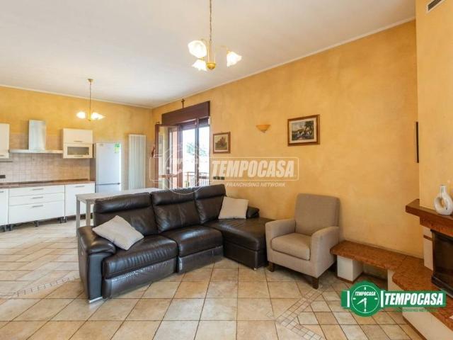 Villa Indipendente in vendita a Lonate Pozzolo, Lombardia