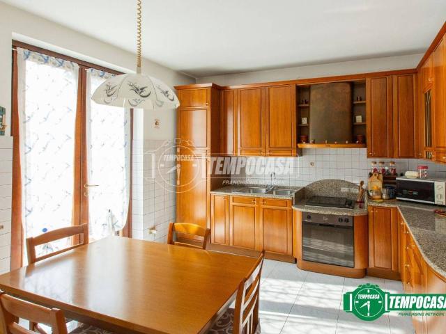 Villa Indipendente in vendita a Lonate Pozzolo, Lombardia